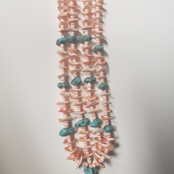 Santa Dominga Red-lip Shell & Turquoise Necklace - Picture 5 of 6